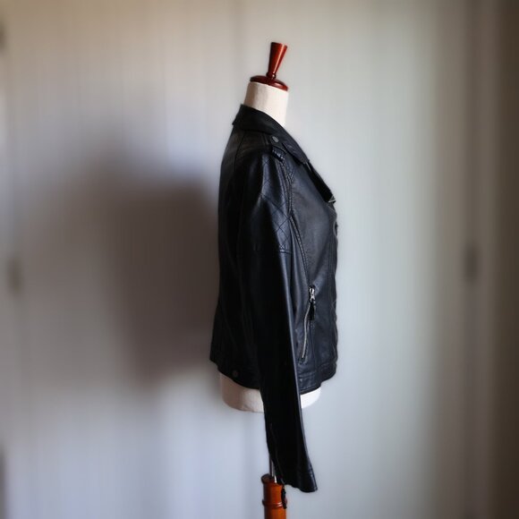 Xhilaration Faux Leather Moto Jacket Black Womens L Quilted Shoulder Detail - Picture 5 of 6